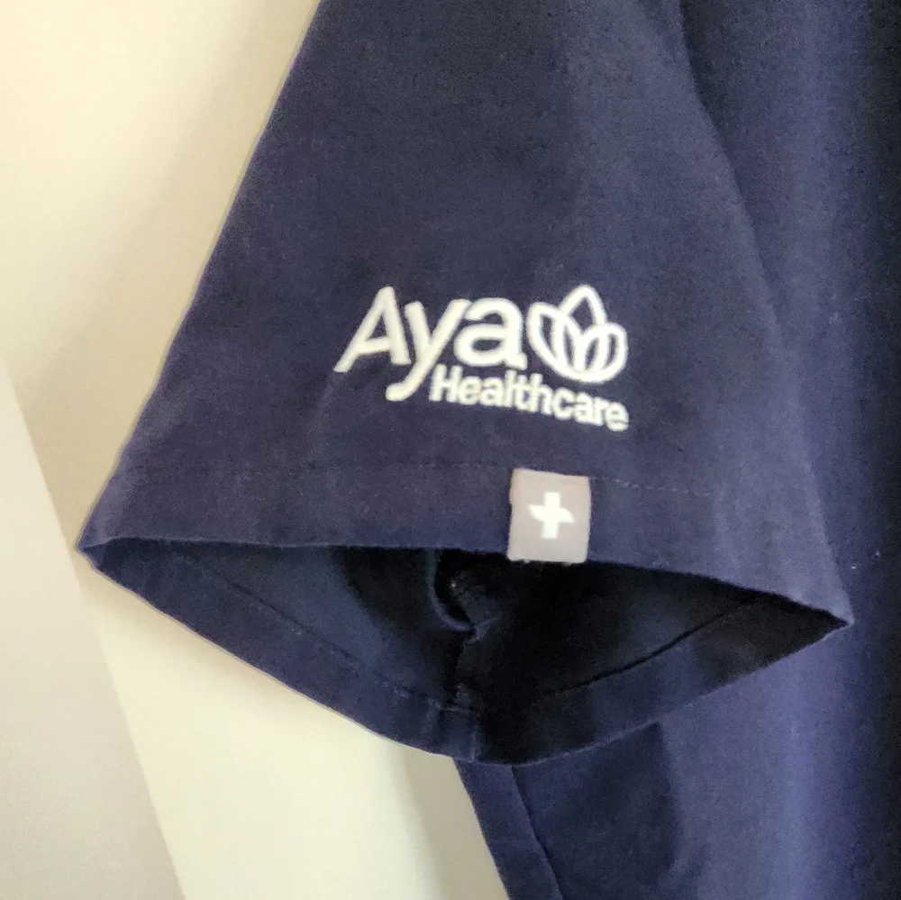 Figs scrub top - Picture 3 of 4